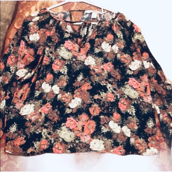 SOLD!!! Forever 21 floral size S - Picture 2 of 2